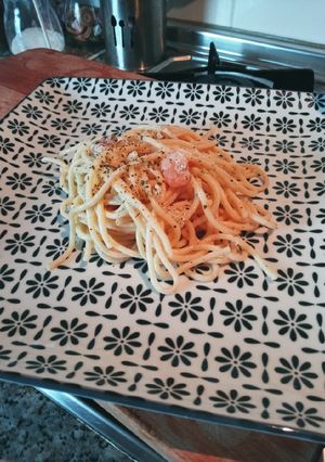Una foto de Espaguetis con gamba y salsa verde