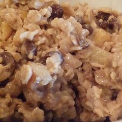 A picture of Apple Pie Oatmeal.