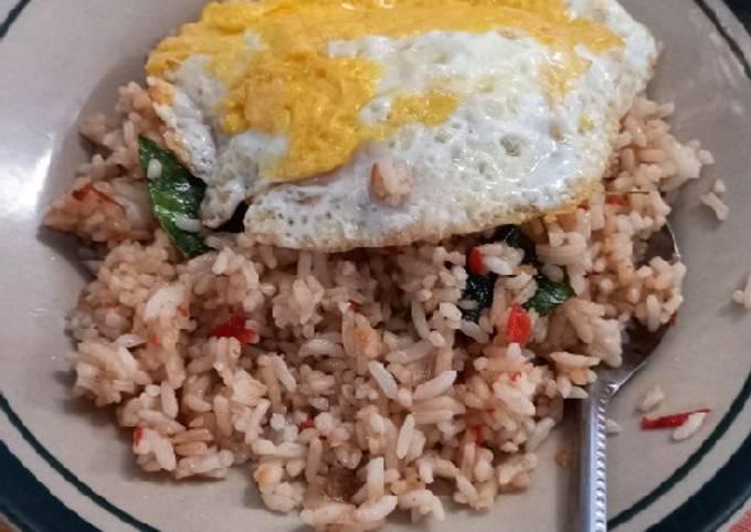 Nasi goreng daun jeruk