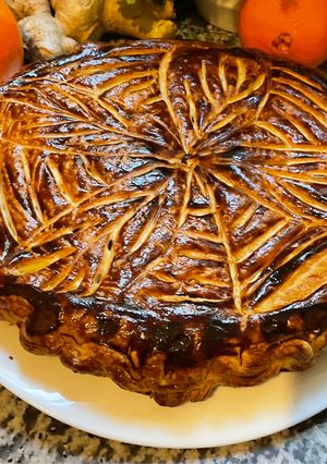 Une photo de 👑GALETTE DES ROIS 🤴🥄RECETTE FACILE🪔