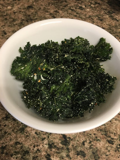 A picture of Dehydrated Kale Chips.