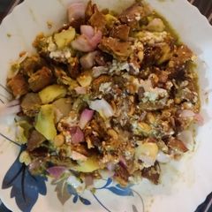 A picture of Jowar atta Puri ki chaat.