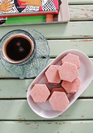 Una foto de Mazapanes de piñón rosa