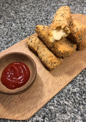 Una foto de Bastones de muzzarella