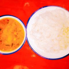 A picture of Daal chawal 😋.
