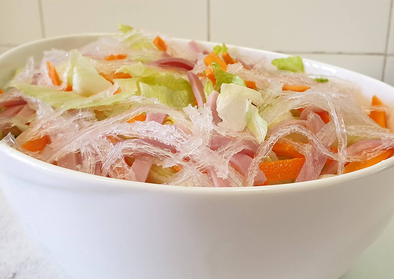 Ensalada china con salsa blanca agridulce