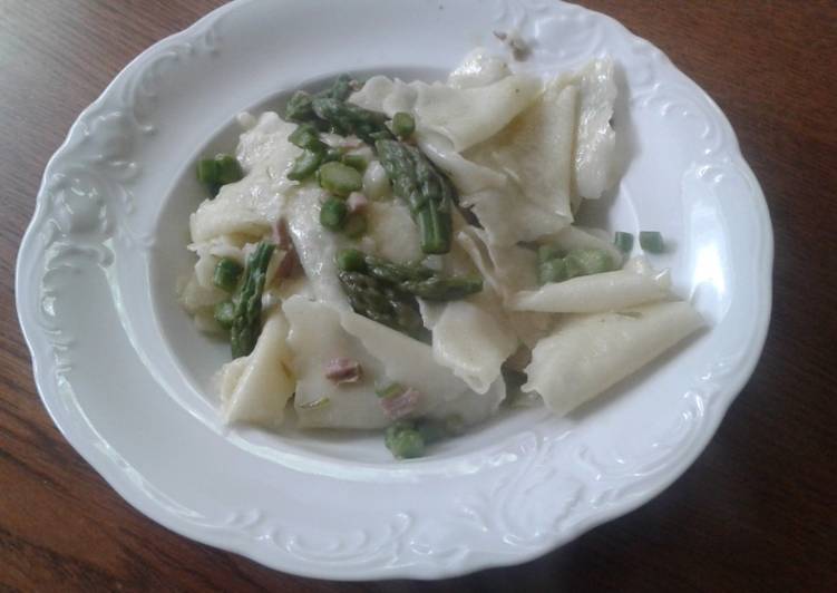 Maltagliati agli albumi con asparagi e Prosciutto Cotto