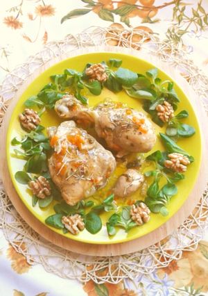 Foto di Pollo alle verdure con contorno di valeriana e noci (ricetta light)