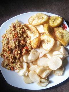A picture of Chips with egg sauce.