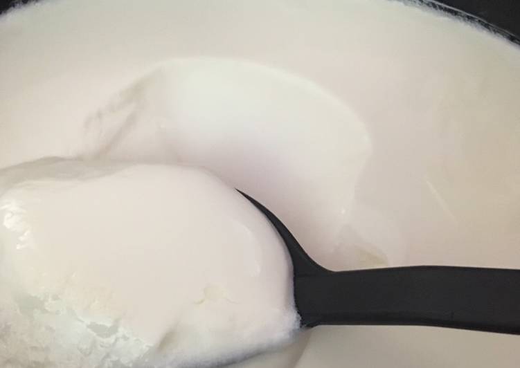 Simple Way to Make Quick Crockpot Greek Yogurt