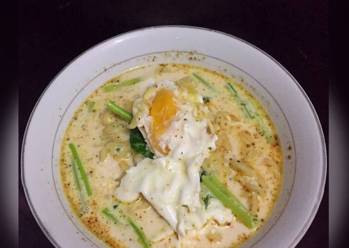 Indomie kuah susu