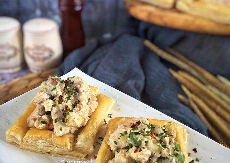 Creamy Chicken Mushroom Pastry Puff