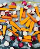 Cà rốt baby và củ cải đỏ baby đút lò với dầu nấm truffle