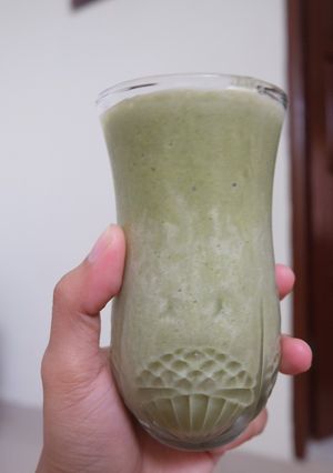 Foto resep Green Smoothies Daun Selada & Pisang