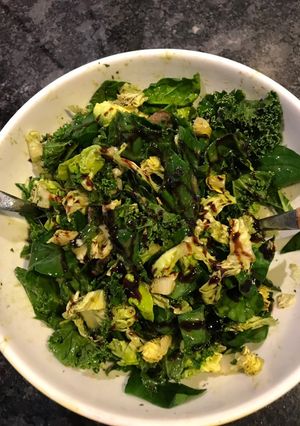 Une photo de Salade de Khale - epinard, avocat