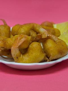 Una foto de Gambas o langostinos con gabardina