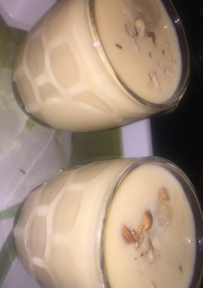 A picture of Mango shake.