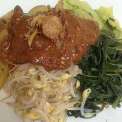 Pecel / Lotek রেসিপির প্রধান ছবি