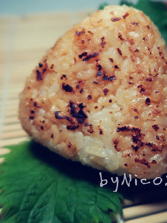 紫蘇梅燒肉飯糰 的食譜成品照片