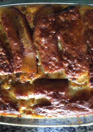 Una foto de Pastel de plátanos y carne