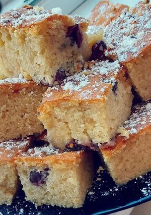 Meggyes-kefires bögrés süti recept fotója