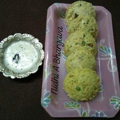 A picture of Vegetable Oats Idli.