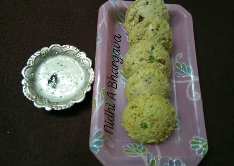 Vegetable Oats Idli