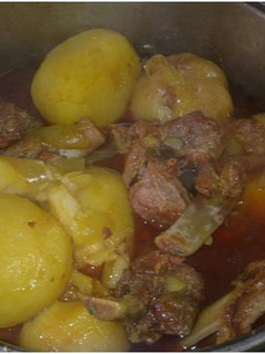 Una foto de Guiso de costillas adobadas