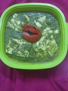 पालक पनीर (Palak paneer recipe in hindi) रेसिपी मुख्य फोटो