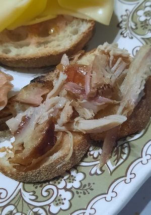Una foto de Bruschettas de lechón