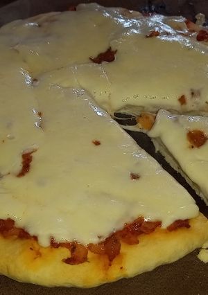 Una foto de Pizza Casera Con Soda 🍕♥️