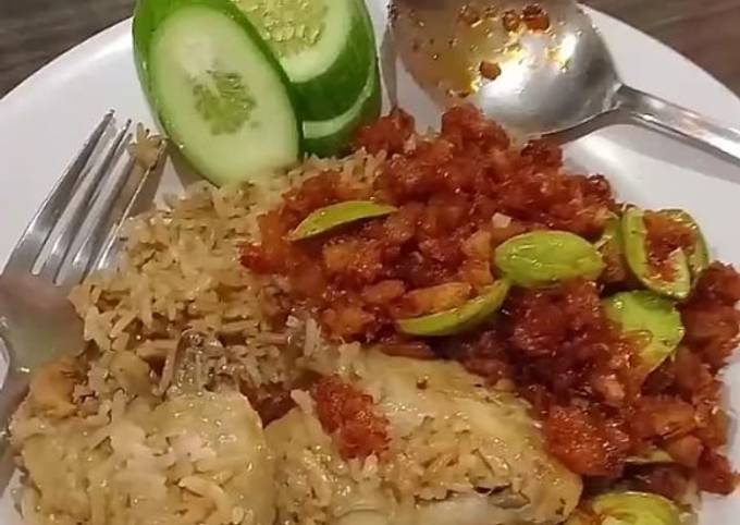 Nasi ayam minyak wijen