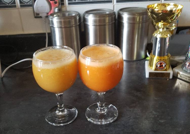 Mango,strawberries drink and Carrot, apples drink with ginger