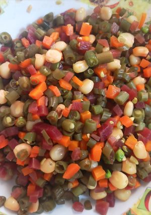 Una foto de Ensalada cocida de verduras