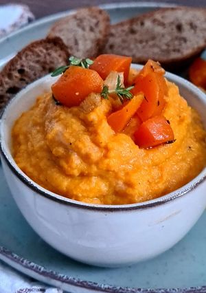 Une photo de Houmous carotte