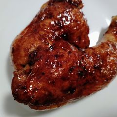 A picture of Lacquered chicken.