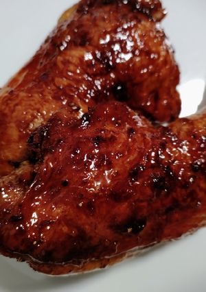 A picture of Lacquered chicken.