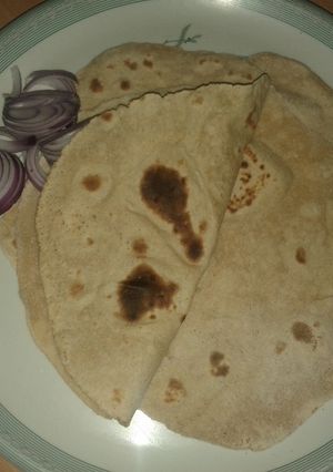 A picture of Indian flat bread (chappathi).