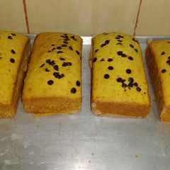 A picture of Orange pound cake with chocolate chip.