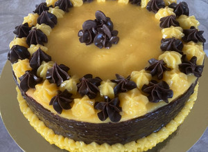Una foto de Torta panqueque naranja chocolate