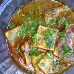 A picture of Patvadi rassa.