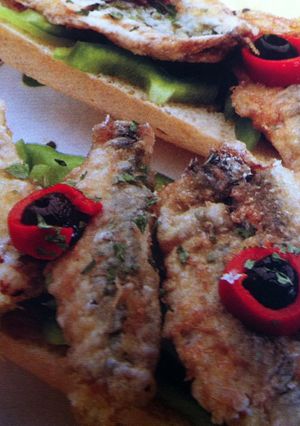 Una foto de Bocadito de pimientos y boquerones