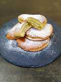 Panzerottini di pasta frolla al cardamomo e crema di pistacchio