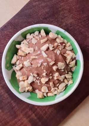Una foto de Nice cream de chocolate 🍧 Heladito saludable de cacaco, banana y mantequilla de maní