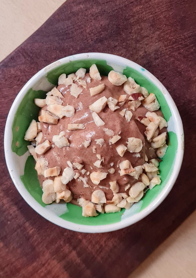 Una foto de Nice cream de chocolate 🍧 Heladito saludable de cacaco, banana y mantequilla de maní