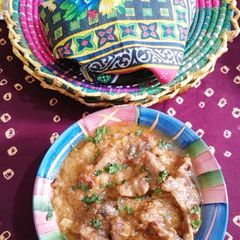 A picture of Sayal gosht.