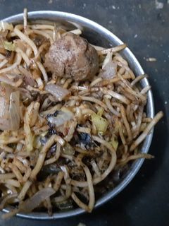 चाउमिन (Chowmein recipe in hindi) रेसिपी मुख्य फोटो