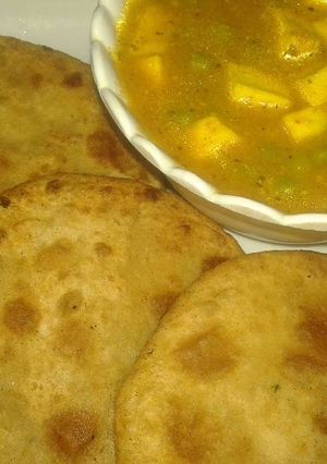 मटर पनीर स्टफ्ड कचोरी (Matar Paneer stuffed kachori recipe in hindi) रेसिपी मुख्य फोटो