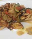 Linguine con Zucchine, Pomodorini Ciliegini e Crema di Aglio