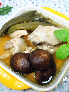 剝皮辣椒香菇雞湯{電鍋版} 的食譜成品照片